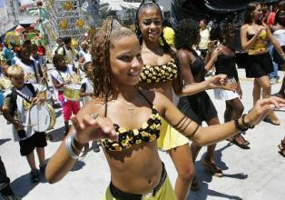 Samba na karnevalu u Rio de Janeiru