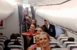 Stjuardese izvele indijski ples u avionu